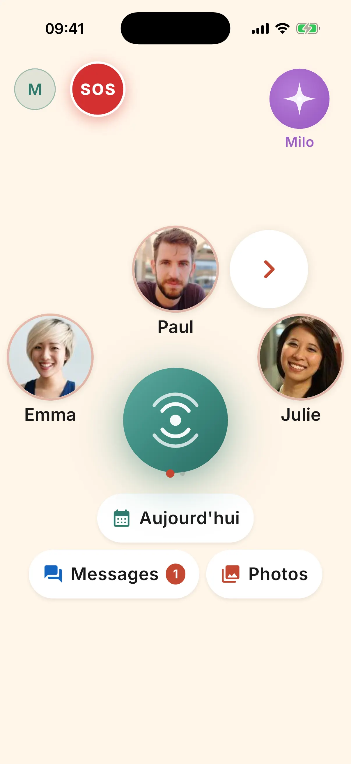 Écran d'accueil TamTam du senior : un grand bouton central, un bouton SOS et l'assistant Milo